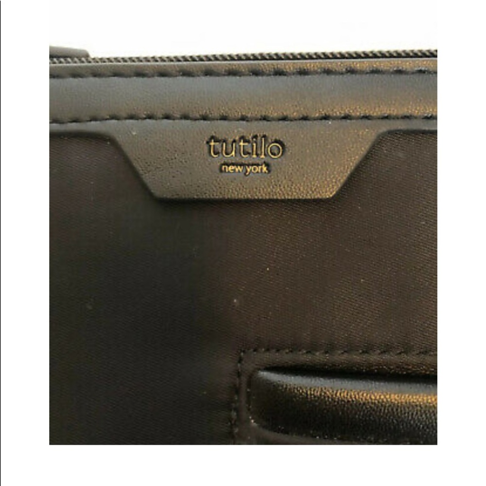 Tutilo New York black nylon wristlet lap top bag size 12/9 Guc - Picture 9 of 13